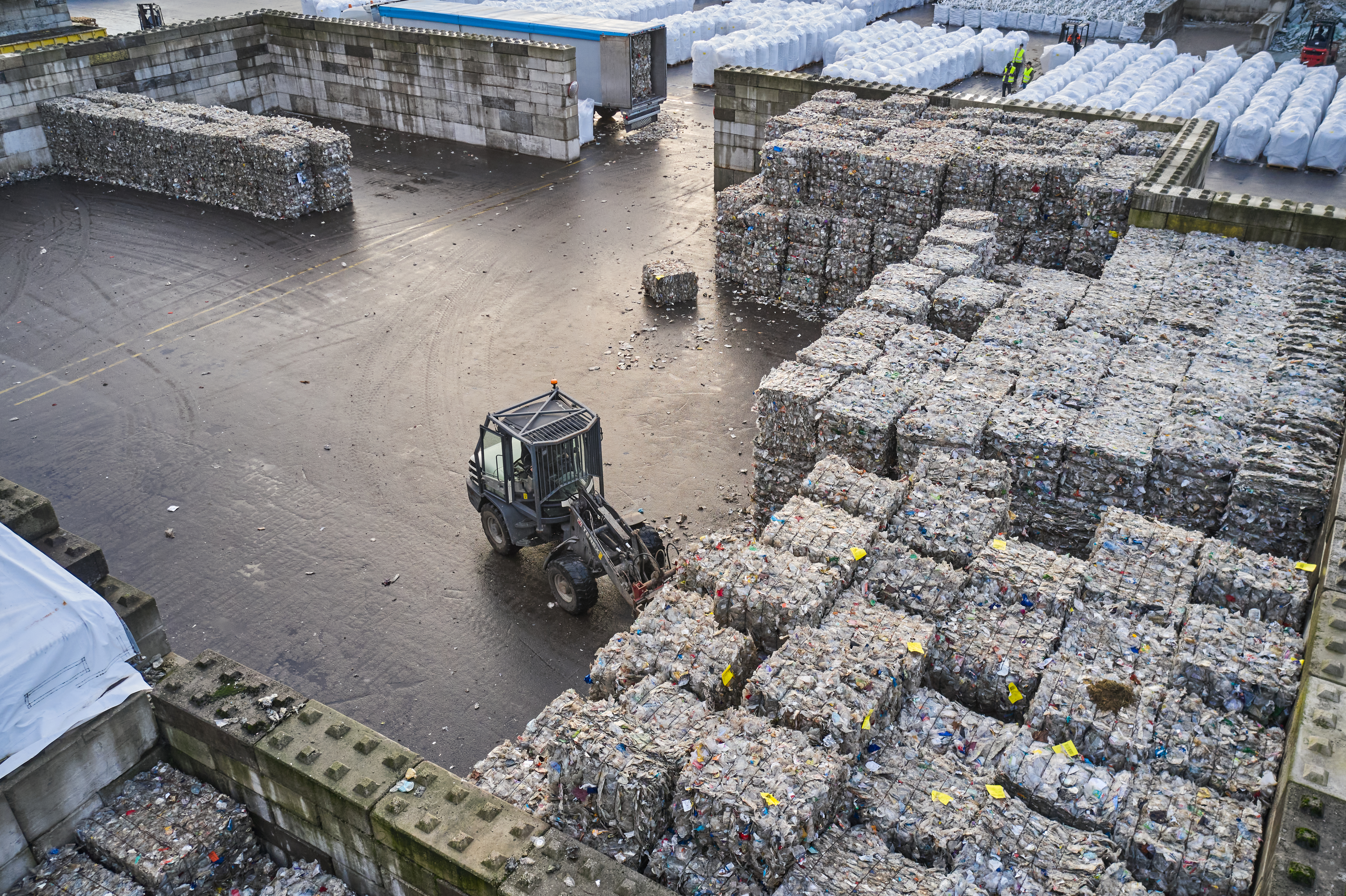 Cirrec_bales_storing (2)